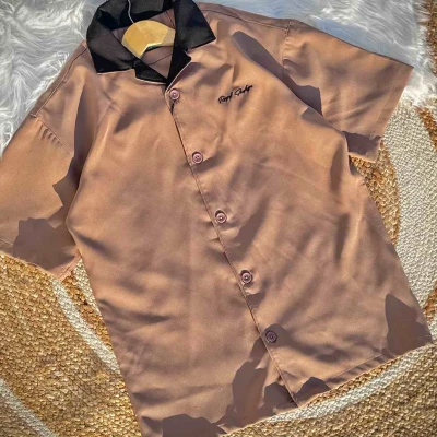 Cotrast collar- Khaki colour