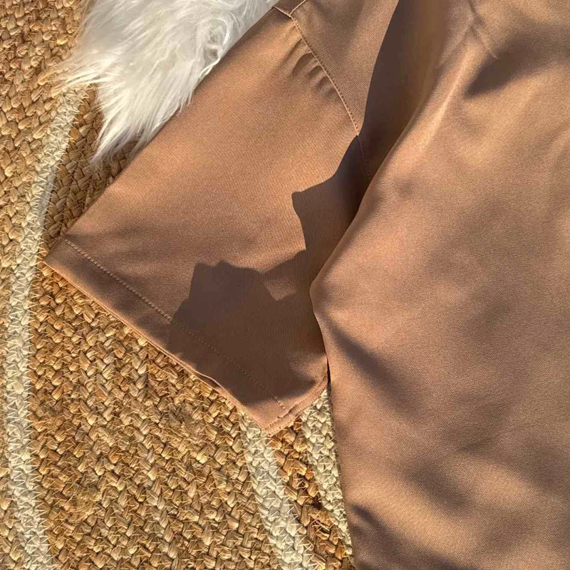 Cotrast collar- Khaki colour