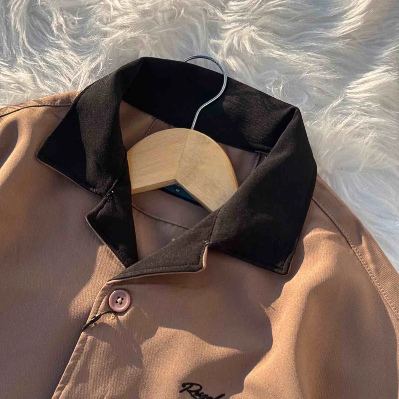 Cotrast collar- Khaki colour